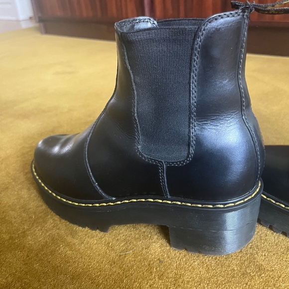 DR. MARTENS Rometty Wyoming Platform Chelsea Boot - Picture 6 of 16